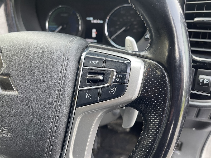 Mitsubishi Outlander 2.4h TwinMotor 13.8kWh Reflex Plus CVT 4WD Euro 6 (s/s) 5dr - U511