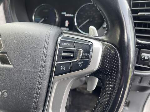 Mitsubishi Outlander 2.4h TwinMotor 13.8kWh Reflex Plus CVT 4WD Euro 6 (s/s) 5dr - U511