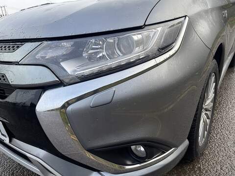 Mitsubishi Outlander 2.4h TwinMotor 13.8kWh Reflex Plus CVT 4WD Euro 6 (s/s) 5dr - U511