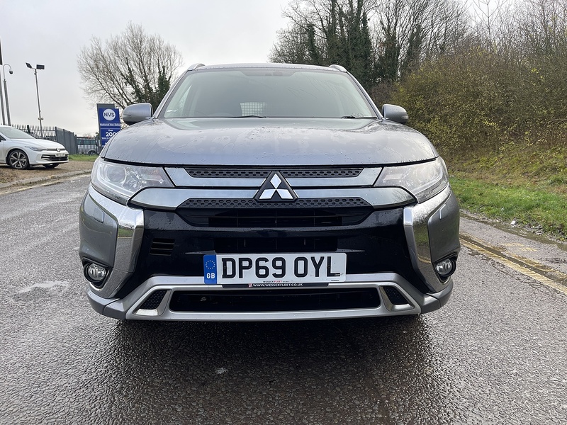 Mitsubishi Outlander 2.4h TwinMotor 13.8kWh Reflex Plus CVT 4WD Euro 6 (s/s) 5dr - U511