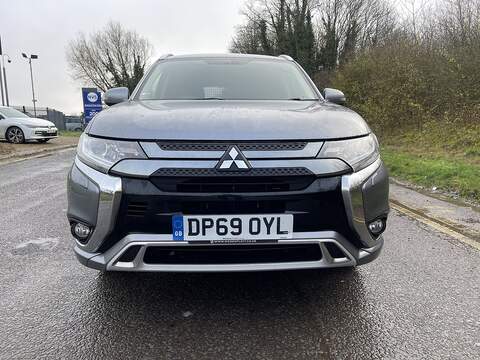 Mitsubishi Outlander 2.4h TwinMotor 13.8kWh Reflex Plus CVT 4WD Euro 6 (s/s) 5dr - U511