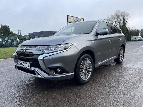 Mitsubishi Outlander 2.4h TwinMotor 13.8kWh Reflex Plus CVT 4WD Euro 6 (s/s) 5dr - U511