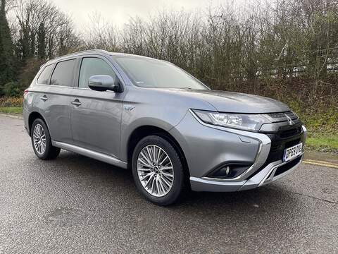 Mitsubishi Outlander 2.4h TwinMotor 13.8kWh Reflex Plus CVT 4WD Euro 6 (s/s) 5dr - U511