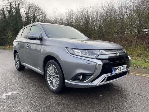 Mitsubishi Outlander 2.4h TwinMotor 13.8kWh Reflex Plus CVT 4WD Euro 6 (s/s) 5dr - U511