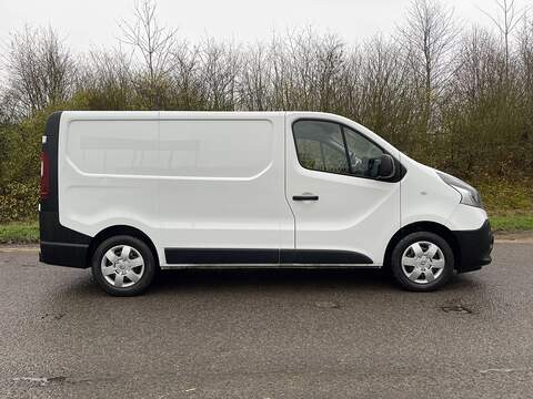 Renault Trafic 2.0 dCi ENERGY 30 Business SWB Standard Roof Euro 6 (s/s) 5dr - U516