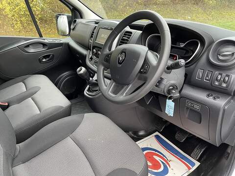 Renault Trafic 2.0 dCi ENERGY 30 Business SWB Standard Roof Euro 6 (s/s) 5dr - U516