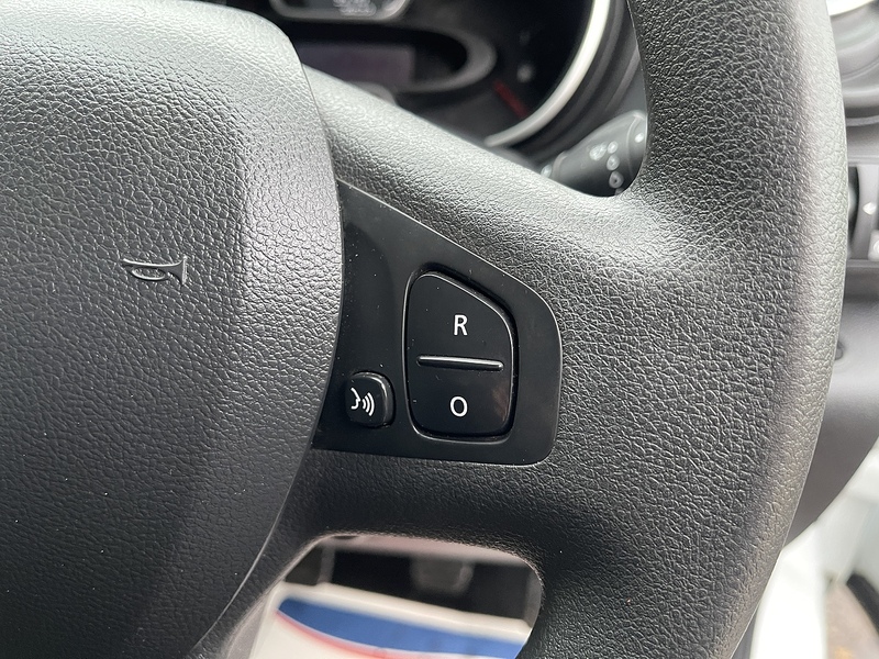 Renault Trafic 2.0 dCi ENERGY 30 Business SWB Standard Roof Euro 6 (s/s) 5dr - U516