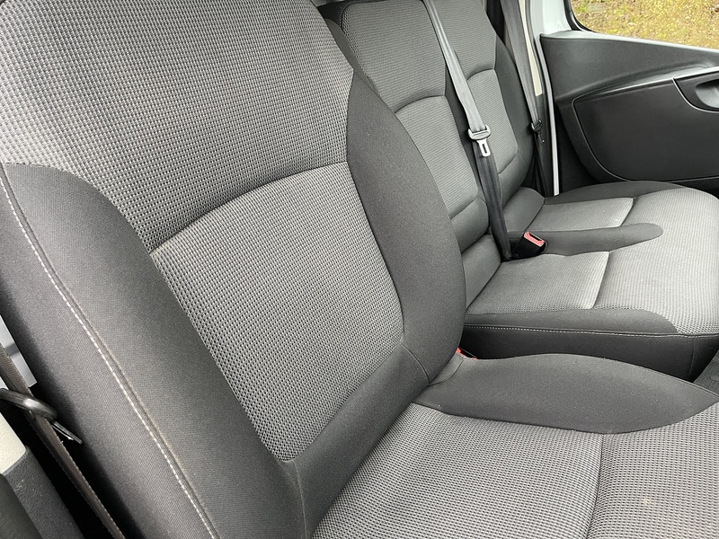 Renault Trafic 2.0 dCi ENERGY 30 Business SWB Standard Roof Euro 6 (s/s) 5dr - U516