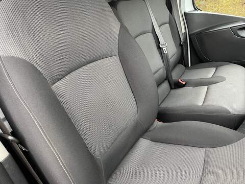 Renault Trafic 2.0 dCi ENERGY 30 Business SWB Standard Roof Euro 6 (s/s) 5dr - U516