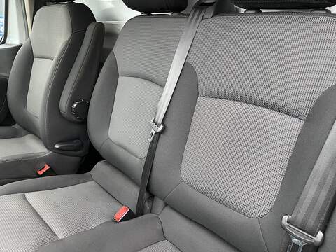 Renault Trafic 2.0 dCi ENERGY 30 Business SWB Standard Roof Euro 6 (s/s) 5dr - U516