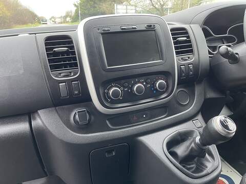 Renault Trafic 2.0 dCi ENERGY 30 Business SWB Standard Roof Euro 6 (s/s) 5dr - U516