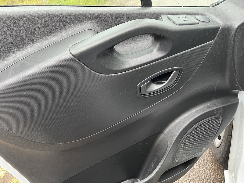 Renault Trafic 2.0 dCi ENERGY 30 Business SWB Standard Roof Euro 6 (s/s) 5dr - U516