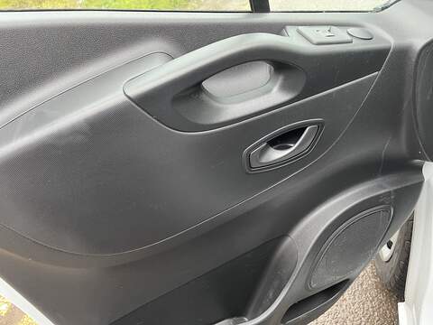 Renault Trafic 2.0 dCi ENERGY 30 Business SWB Standard Roof Euro 6 (s/s) 5dr - U516