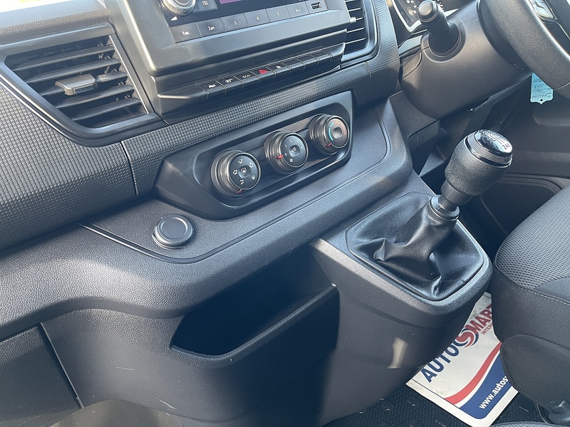 Renault Trafic 2.0 dCi Blue LL30 Business L2 H1 Euro 6 (s/s) 5dr - U518