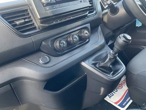 Renault Trafic 2.0 dCi Blue LL30 Business L2 H1 Euro 6 (s/s) 5dr - U518