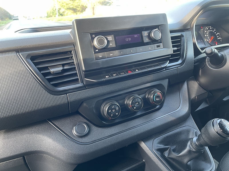 Renault Trafic 2.0 dCi Blue LL30 Business L2 H1 Euro 6 (s/s) 5dr - U518