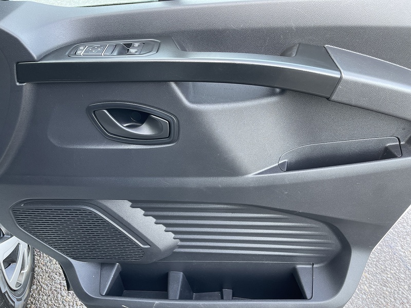 Renault Trafic 2.0 dCi Blue LL30 Business L2 H1 Euro 6 (s/s) 5dr - U518