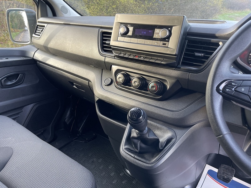 Renault Trafic 2.0 dCi Blue LL30 Business L2 H1 Euro 6 (s/s) 5dr - U518