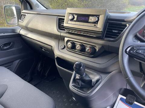 Renault Trafic 2.0 dCi Blue LL30 Business L2 H1 Euro 6 (s/s) 5dr - U518