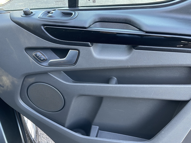 Ford Transit Custom Transit Custom Limited Panel Van 1 Automatic Diesel - U525