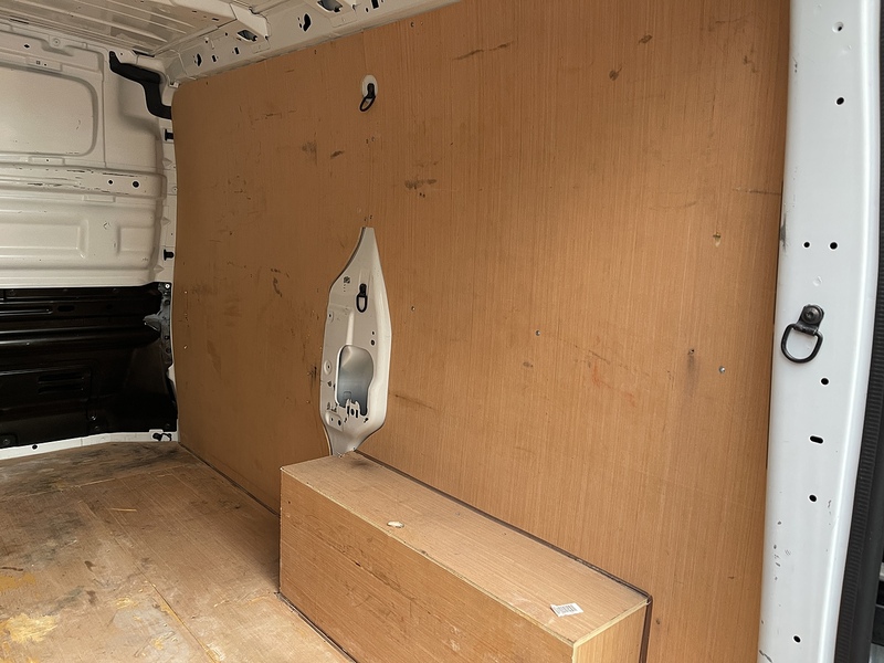 Renault Trafic 2.0 dCi ENERGY 30 Business SWB Standard Roof Euro 6 (s/s) 5dr - U526