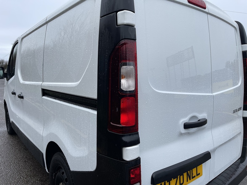 Renault Trafic 2.0 dCi ENERGY 30 Business SWB Standard Roof Euro 6 (s/s) 5dr - U526