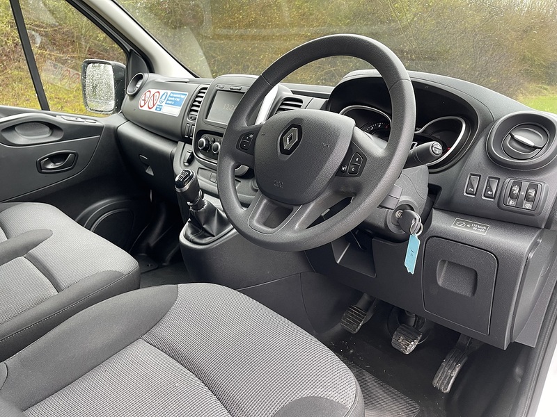 Renault Trafic 2.0 dCi ENERGY 30 Business SWB Standard Roof Euro 6 (s/s) 5dr - U526