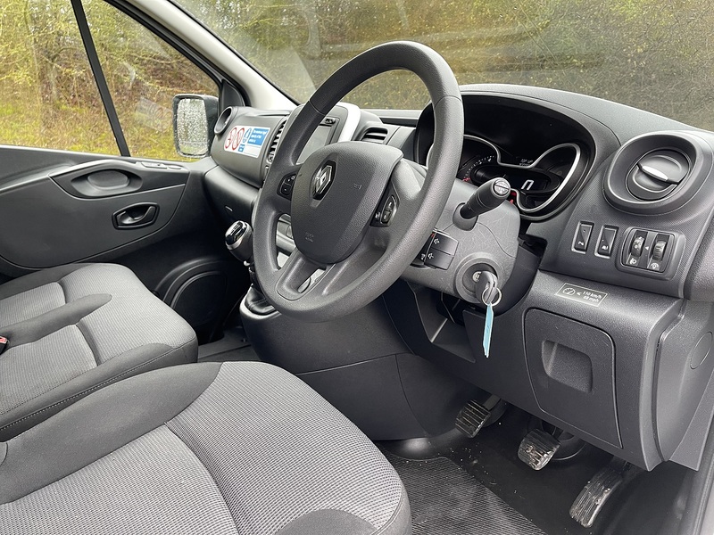 Renault Trafic 2.0 dCi ENERGY 30 Business SWB Standard Roof Euro 6 (s/s) 5dr - U526