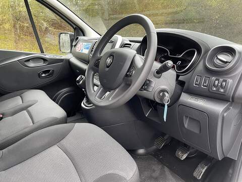 Renault Trafic 2.0 dCi ENERGY 30 Business SWB Standard Roof Euro 6 (s/s) 5dr - U526