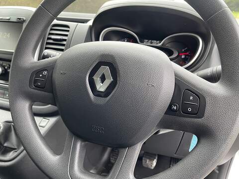 Renault Trafic 2.0 dCi ENERGY 30 Business SWB Standard Roof Euro 6 (s/s) 5dr - U526