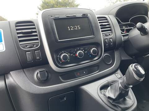 Renault Trafic 2.0 dCi ENERGY 30 Business SWB Standard Roof Euro 6 (s/s) 5dr - U526