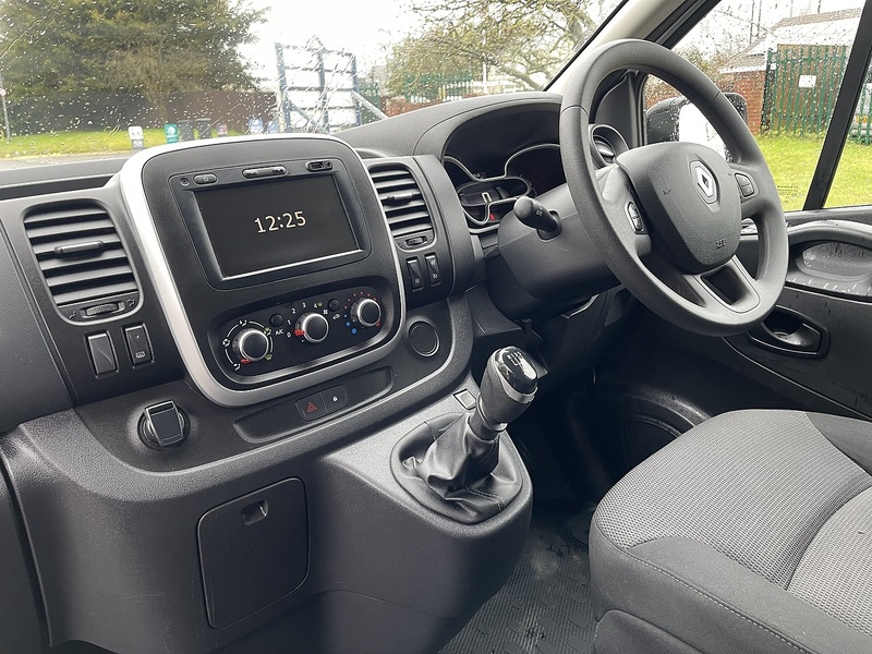 Renault Trafic 2.0 dCi ENERGY 30 Business SWB Standard Roof Euro 6 (s/s) 5dr - U526