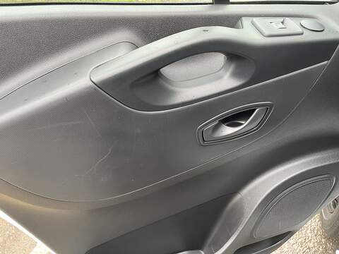 Renault Trafic 2.0 dCi ENERGY 30 Business SWB Standard Roof Euro 6 (s/s) 5dr - U526