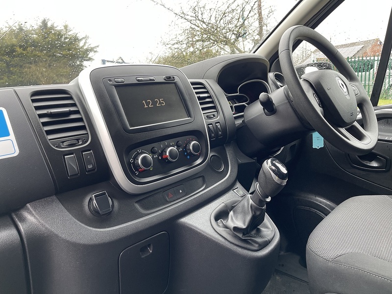 Renault Trafic 2.0 dCi ENERGY 30 Business SWB Standard Roof Euro 6 (s/s) 5dr - U526