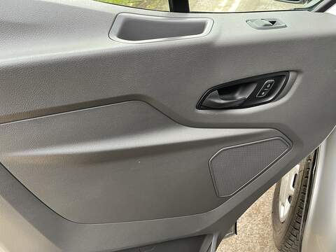 Ford Transit 2.0 350 EcoBlue Trend Crew Van FWD L3 H2 Euro 6 (s/s) 6dr - U530