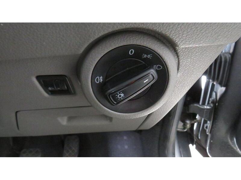 Volkswagen Transporter Shuttle 2.0 TDI S SWB Euro 6 (s/s) 5dr - U533