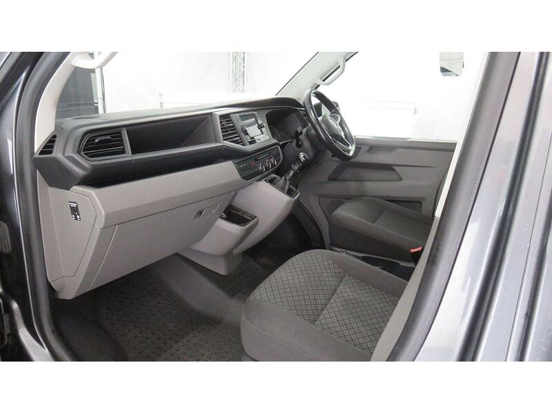 Volkswagen Transporter Shuttle 2.0 TDI S SWB Euro 6 (s/s) 5dr - U533