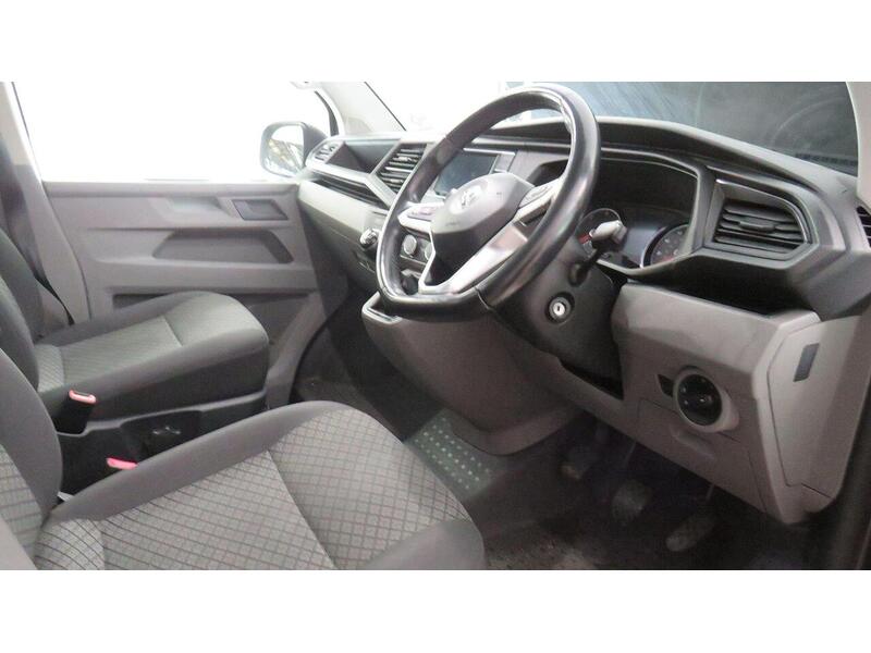 Volkswagen Transporter Shuttle 2.0 TDI S SWB Euro 6 (s/s) 5dr - U533