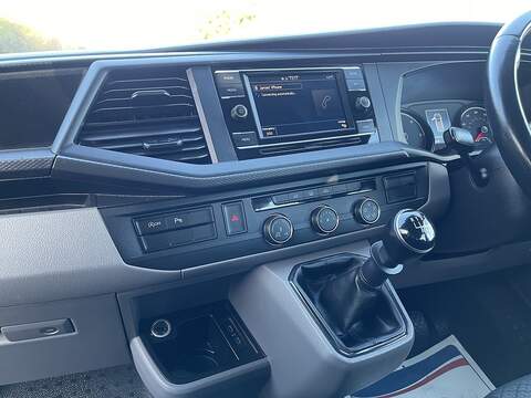 Volkswagen Transporter Shuttle 2.0 TDI S SWB Euro 6 (s/s) 5dr - U533