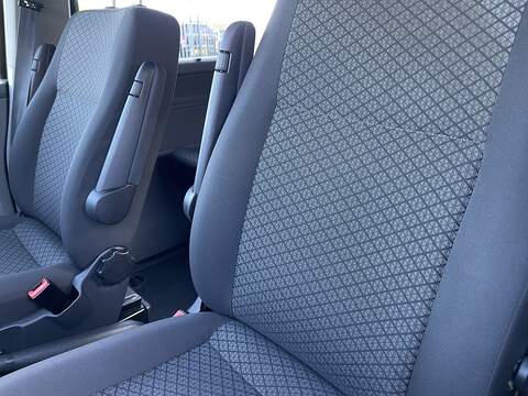 Volkswagen Transporter Shuttle 2.0 TDI S SWB Euro 6 (s/s) 5dr - U533