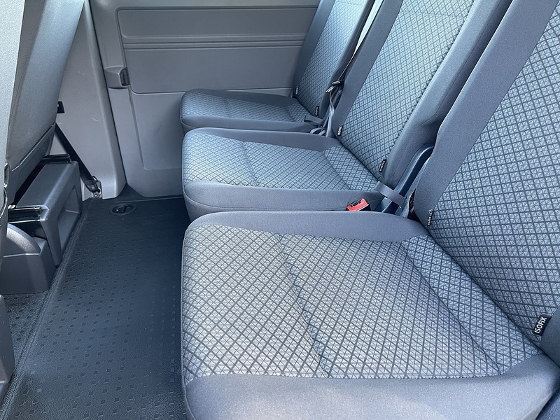 Volkswagen Transporter Shuttle 2.0 TDI S SWB Euro 6 (s/s) 5dr - U533