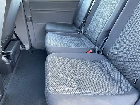 Volkswagen Transporter Shuttle 2.0 TDI S SWB Euro 6 (s/s) 5dr - U533