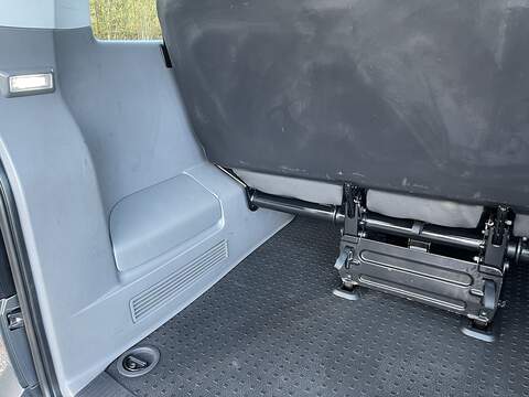 Volkswagen Transporter Shuttle 2.0 TDI S SWB Euro 6 (s/s) 5dr - U533