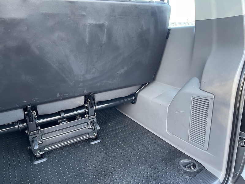 Volkswagen Transporter Shuttle 2.0 TDI S SWB Euro 6 (s/s) 5dr - U533