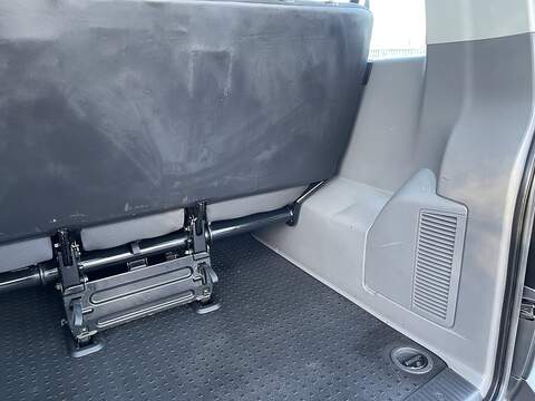 Volkswagen Transporter Shuttle 2.0 TDI S SWB Euro 6 (s/s) 5dr - U533