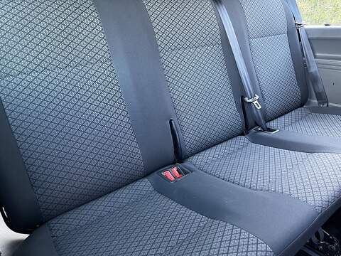 Volkswagen Transporter Shuttle 2.0 TDI S SWB Euro 6 (s/s) 5dr - U533