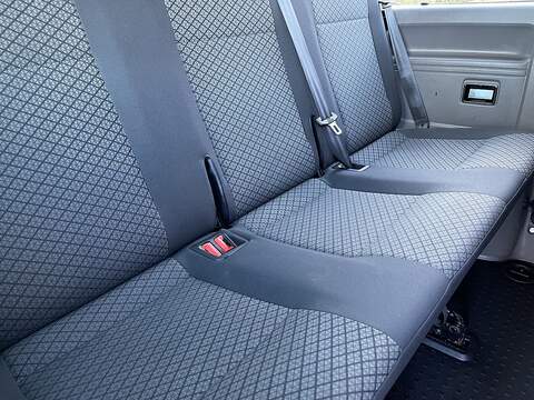 Volkswagen Transporter Shuttle 2.0 TDI S SWB Euro 6 (s/s) 5dr - U533