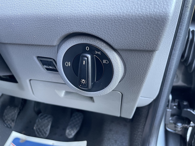 Volkswagen Transporter Shuttle 2.0 TDI S SWB Euro 6 (s/s) 5dr - U533