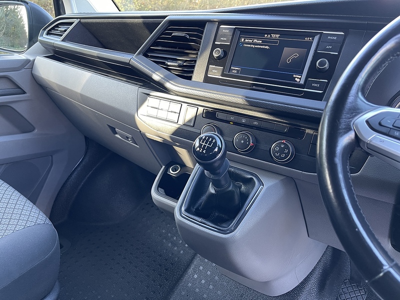Volkswagen Transporter Shuttle 2.0 TDI S SWB Euro 6 (s/s) 5dr - U533