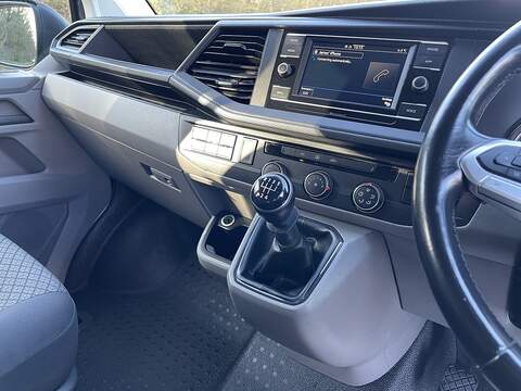 Volkswagen Transporter Shuttle 2.0 TDI S SWB Euro 6 (s/s) 5dr - U533